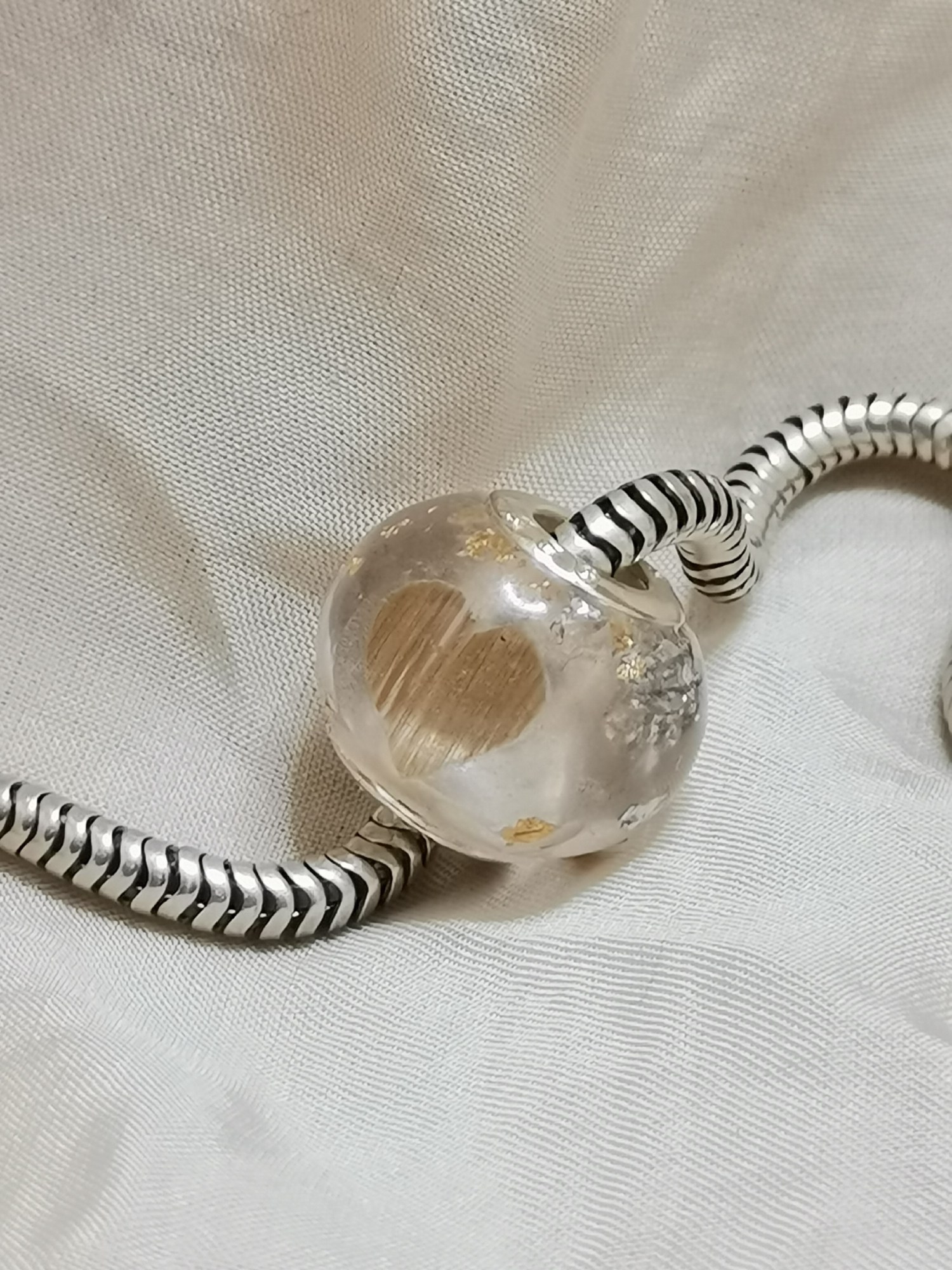 Veliki privezak nalik pandora privesku sa kosom - Slika 2